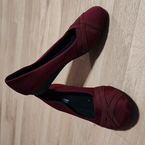 Forever Comfort Ballet Flats/Wedges Burgundy Satin Microfiber Sz 9 *Please Read*